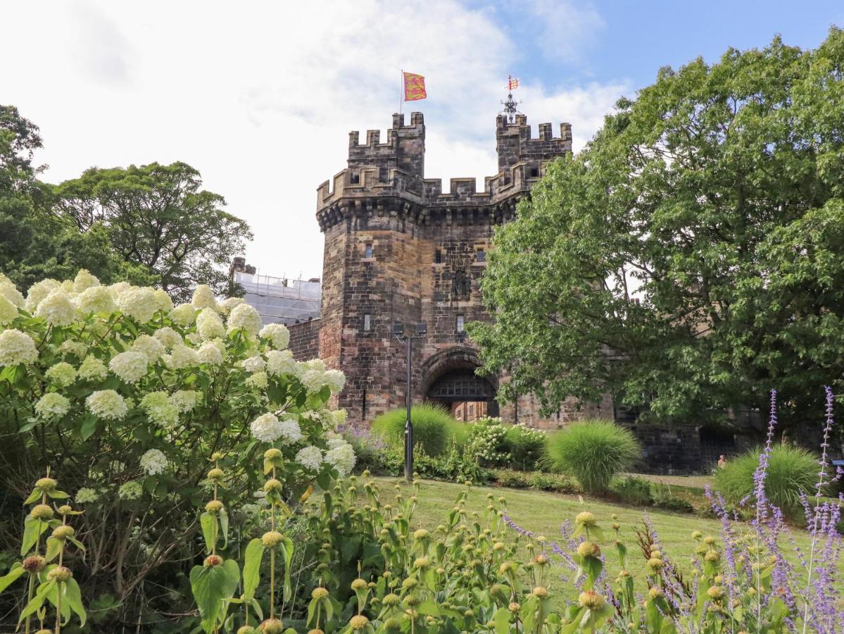 5 Castle Hill * Lancaster
